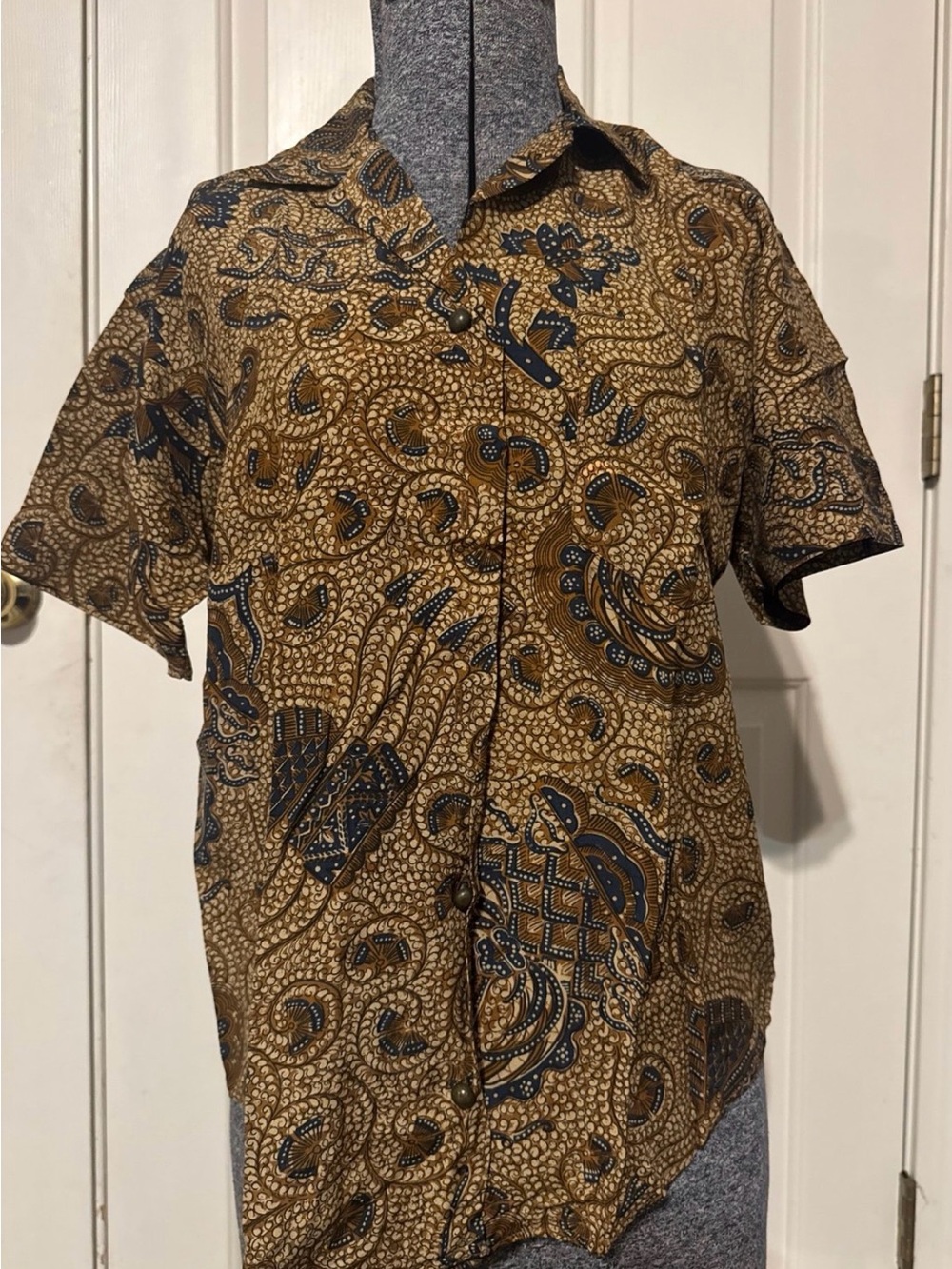 Calvin Klein Brown and Navy Short-Sleeve Button-Up Shirt
